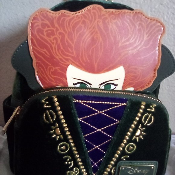 Huge bundle: Loungefly Disney Hocus Pocus backpack, wooden decor - Picture 3 of 4